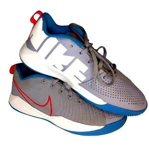 Nike Team Hustle Quick 2 Girls Gray & White Sneakers - Size 5Y